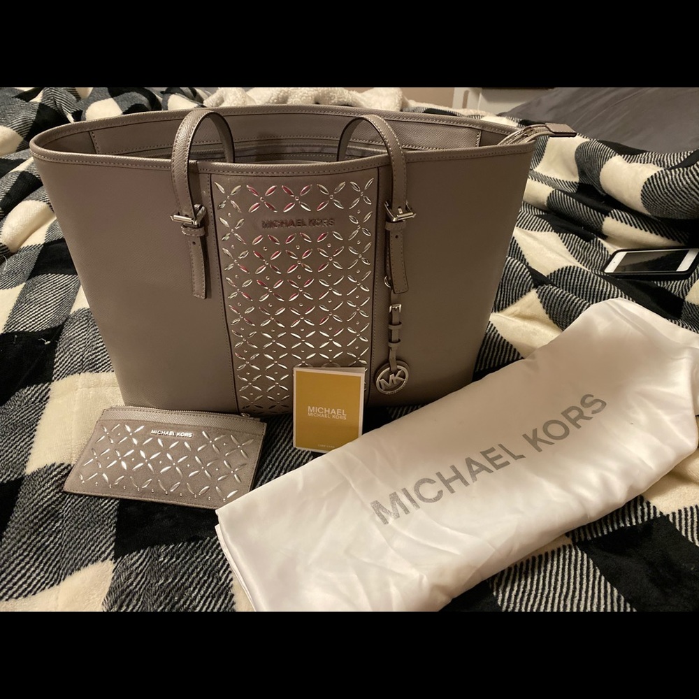 Micheal kors purse and wallet